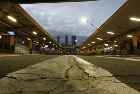 O terminal do Guadalupe amanheceu deserto nesta quarta. Foto: Jonathan Campos/Gazeta do Povo